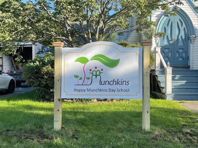 Happy Munchkins Day School